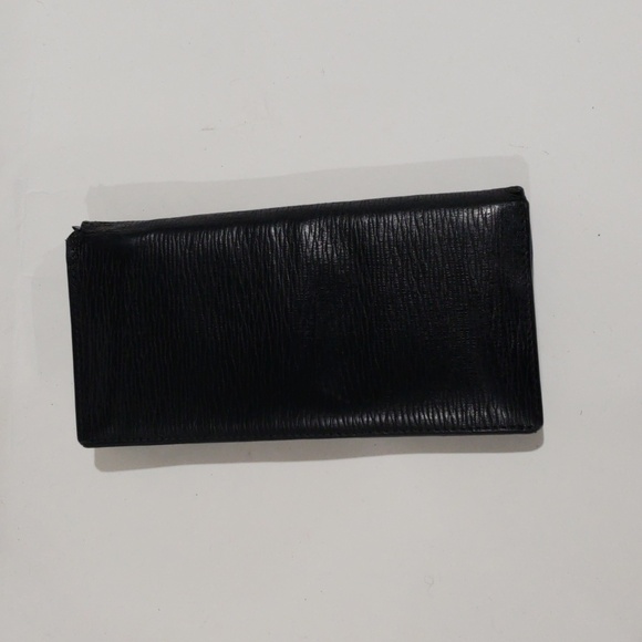 Salvatore Ferragamo Leather Gancini Long Black Bi-Fold Wallet – Luxury, Timeless - Picture 5 of 17